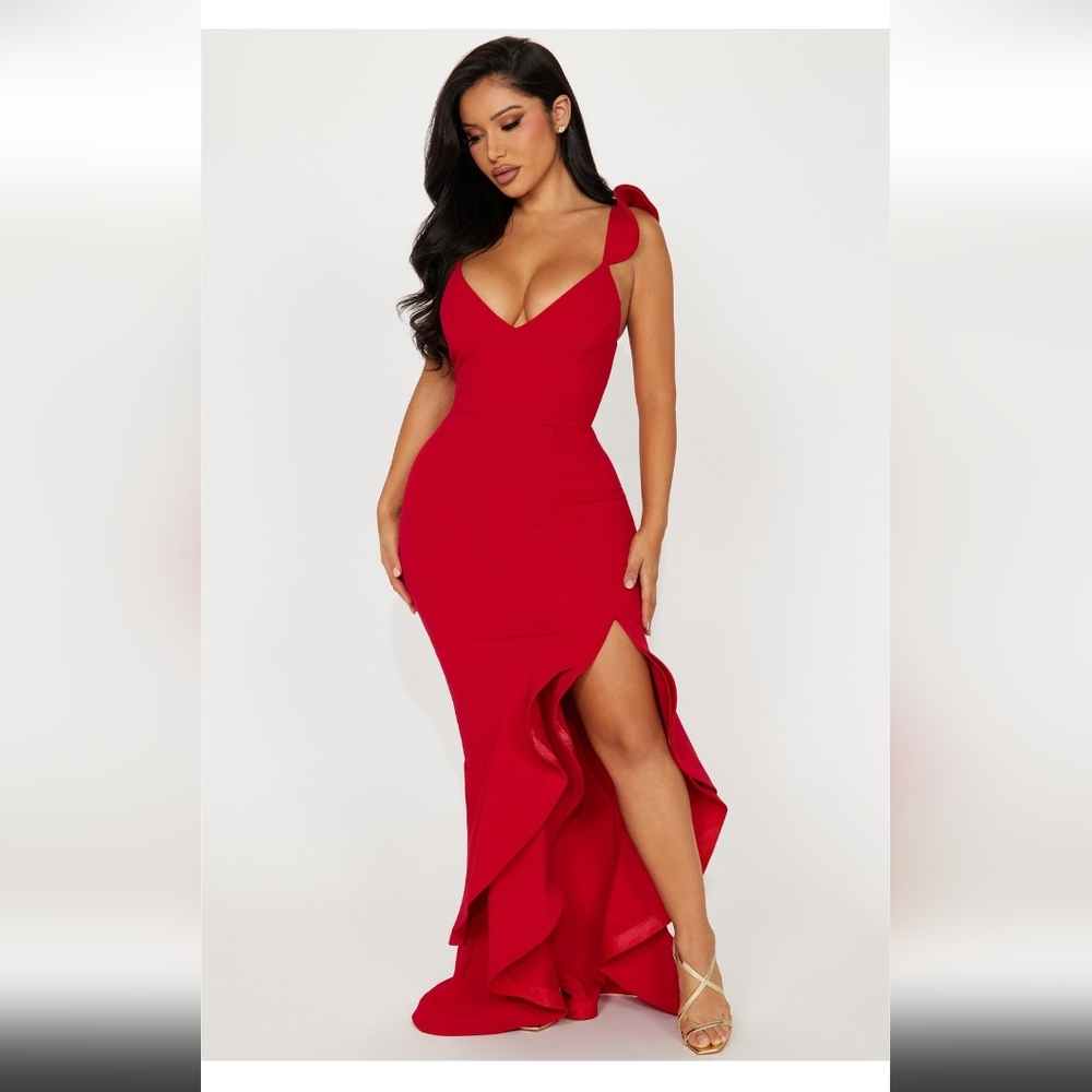 NWT--Romantic Date Nights Maxi Dress - Red